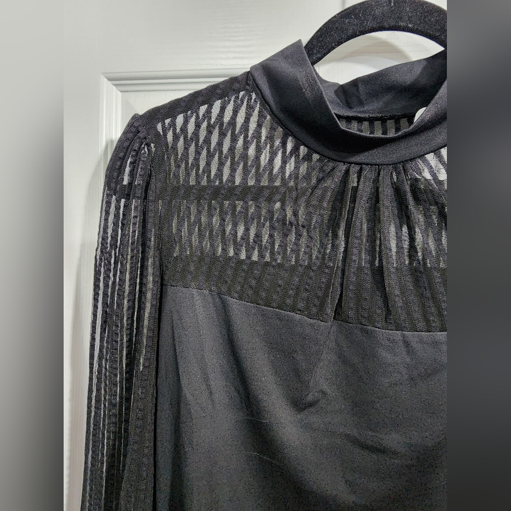 Part Mesh Top - Picture 2 of 5